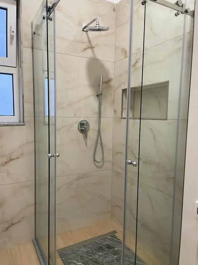 City Center Apartment Kafe Flora Tirana 0*,  Albania